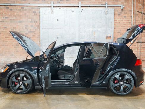 Used 2017 Volkswagen GTI S FWD image 25