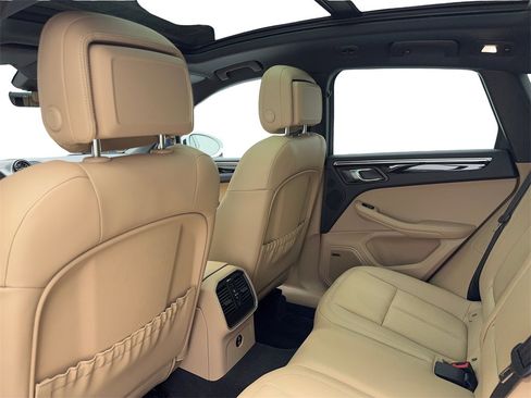 Used 2025 Porsche Macan Turbo image 39