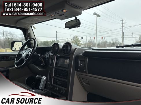 Used 2004 HUMMER H2 Base w/ Preferred Equipment Group image 27