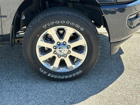 New 2026 RAM 2500 Laramie w/ Sport Appearance Package AWD/4WD image 11