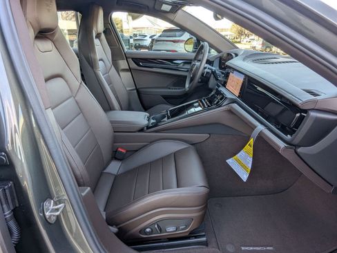 New 2026 Porsche Panamera image 24