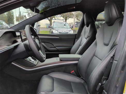 Used 2024 Tesla Model X image 12
