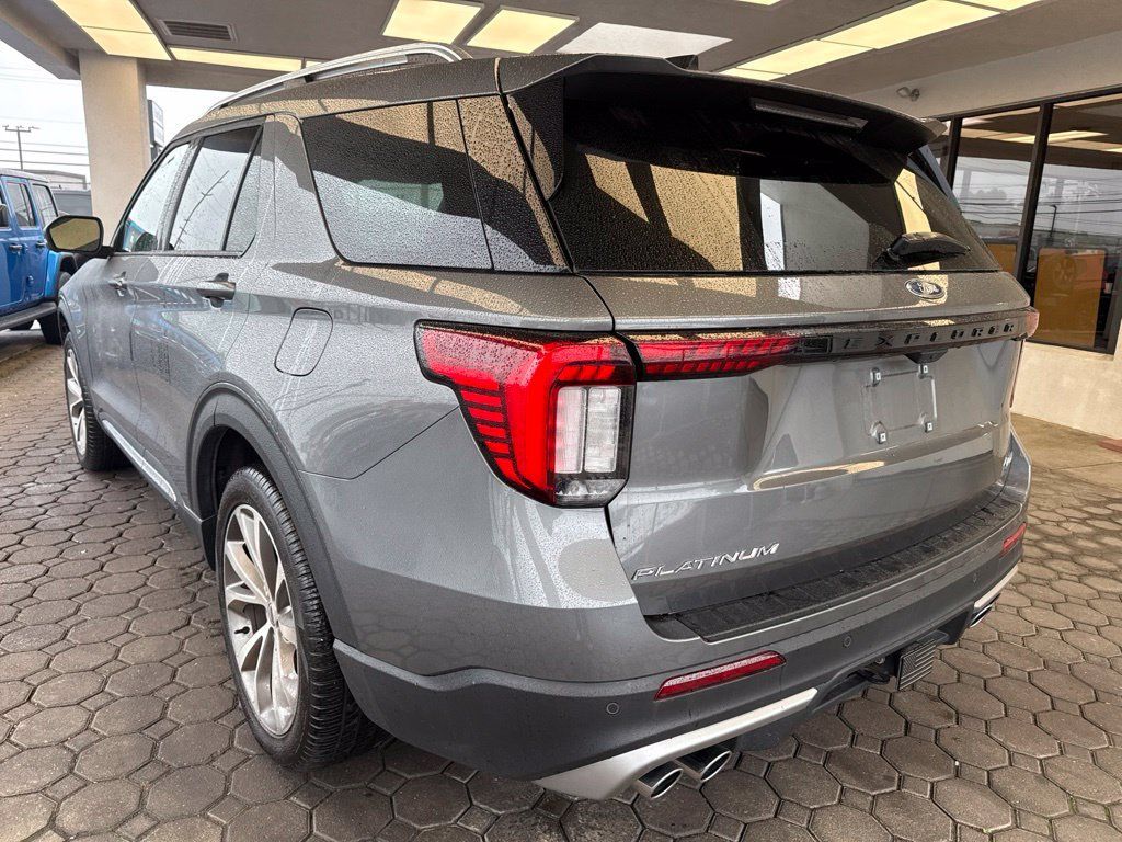Used 2025 Ford Explorer Platinum w/ Ultimate Package AWD/4WD image 8