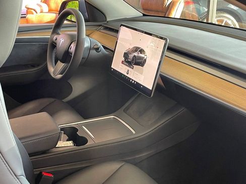 Used 2023 Tesla Model Y Long Range AWD/4WD image 21