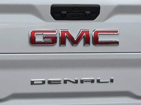 New 2026 GMC Sierra 2500 Denali w/ Denali Reserve Package AWD/4WD image 32
