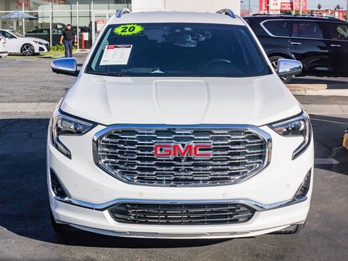 Used 2020 GMC Terrain Denali w/ Denali Premium Package FWD image 3