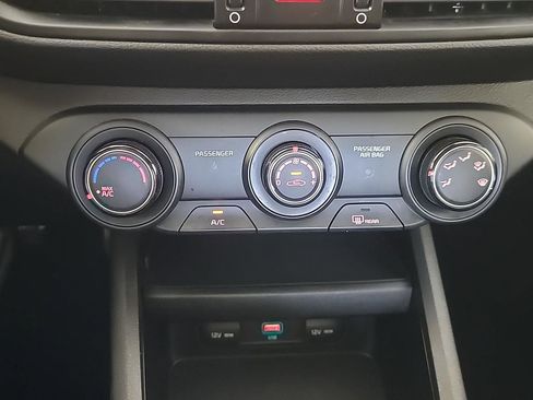 Used 2022 Kia Forte LXS w/ LXS Technology Package image 29