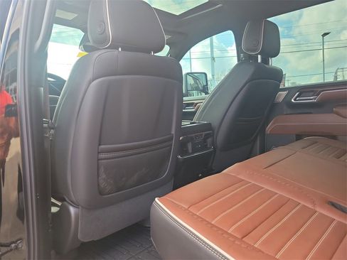 Used 2025 GMC Sierra 2500 Denali Ultimate w/ Max Trailering Package image 15