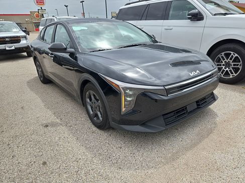 Used 2025 Kia K4 LXS image 13