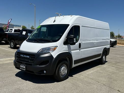 Used 2025 RAM ProMaster 3500 w/ Convenience Group FWD image 2