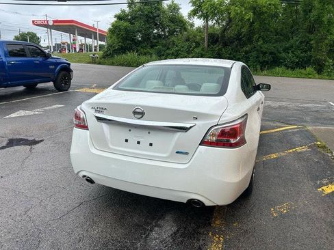 Used 2014 Nissan Altima 2.5 S w/ Display Audio Package FWD image 5