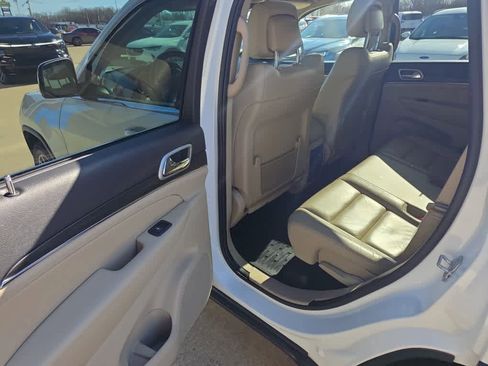 Used 2021 Jeep Grand Cherokee Limited image 17