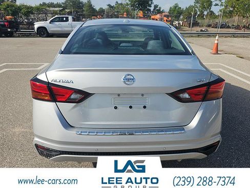 Used 2021 Nissan Altima 2.5 SV FWD image 2