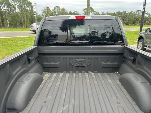 Used 2017 Ford F150 XLT w/ Equipment Group 302A Luxury AWD/4WD image 17