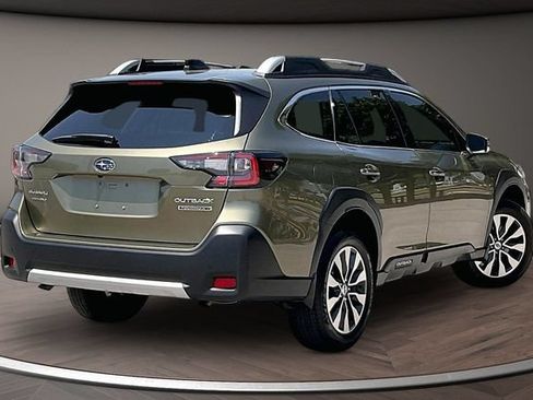 Used 2025 Subaru Outback Touring XT AWD/4WD image 2