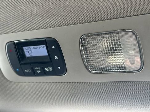 Used 2016 Honda Odyssey Touring Elite image 27