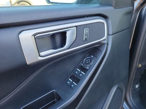 Certified 2020 Ford Explorer XLT w/ Equipment Group 202A image 19