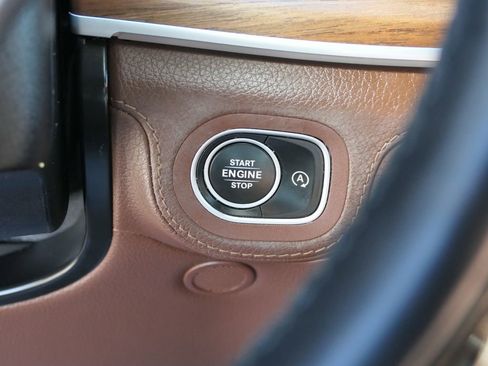 Used 2024 Mercedes-Benz GLE 350 4MATIC image 17