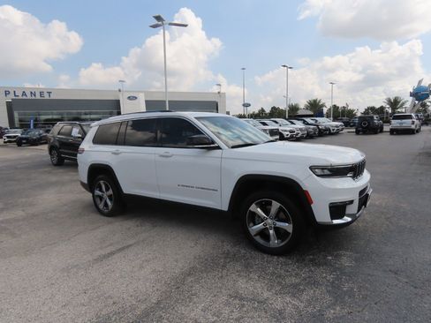 Used 2022 Jeep Grand Cherokee L Limited AWD/4WD image 7