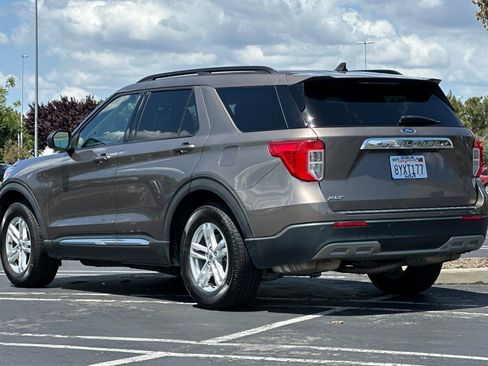 Used 2021 Ford Explorer XLT w/ Equipment Group 202A RWD image 6