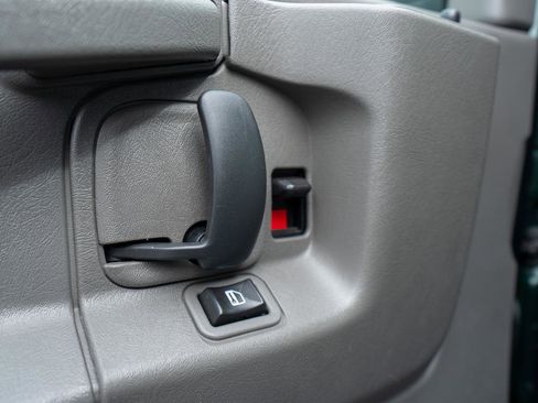 Used 2014 Chevrolet Express 3500 LS image 12