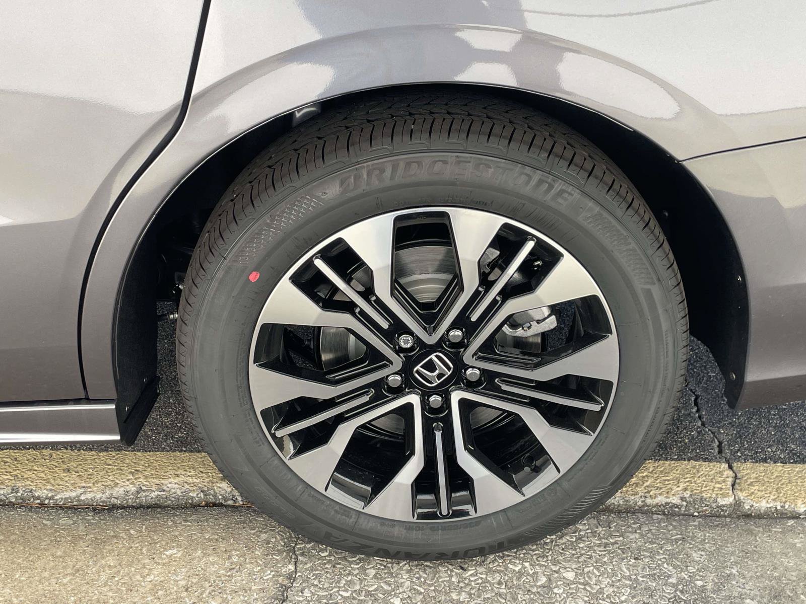 New 2027 Honda Odyssey Elite image 2