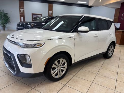 Used 2021 Kia Soul LX FWD image 4