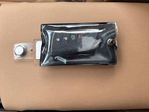 Certified 2024 Lexus ES 250 w/ Premium Package image 36