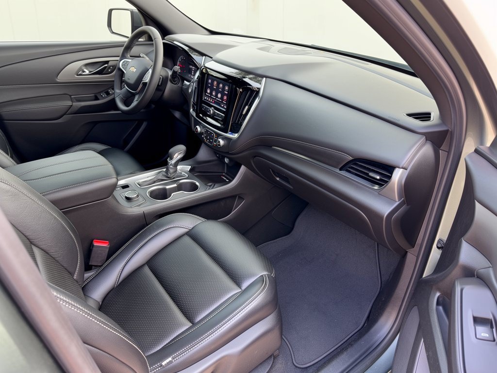 Used 2023 Chevrolet Traverse LT FWD image 30