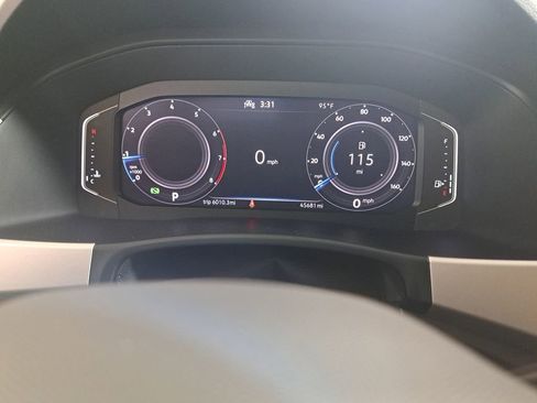 Used 2023 Volkswagen Atlas SE w/ Panoramic Sunroof Package image 16