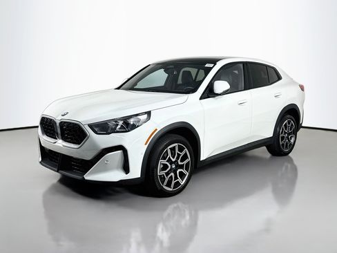 Used 2026 BMW X2 xDrive28i AWD/4WD image 4