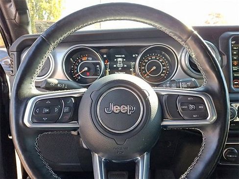 Used 2021 Jeep Wrangler Unlimited Sahara AWD/4WD image 20