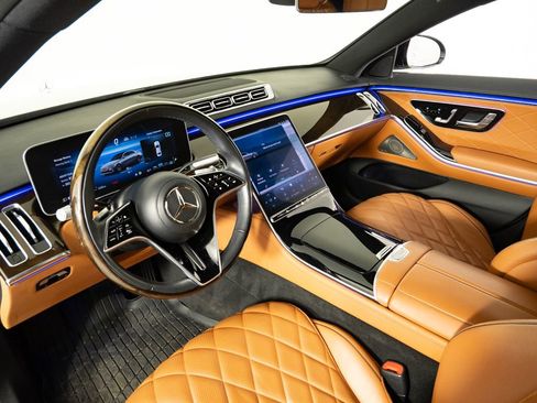 Used 2022 Mercedes-Benz S 580 S 580 image 4
