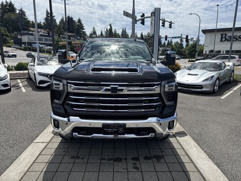 Used 2024 Chevrolet Silverado 3500 LTZ w/ LTZ Convenience Package AWD/4WD image 2