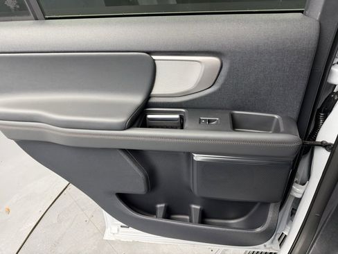 New 2025 Ford Expedition Active image 49