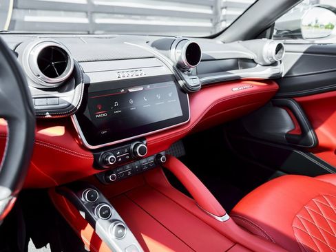 Used 2020 Ferrari GTC4Lusso V12 image 65