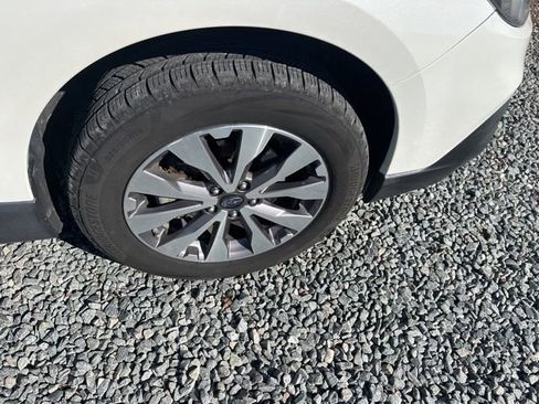 Used 2018 Subaru Outback 3.6R Touring image 9