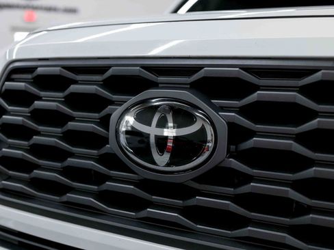 Used 2020 Toyota Tacoma TRD Off-Road w/ Technology Package image 14