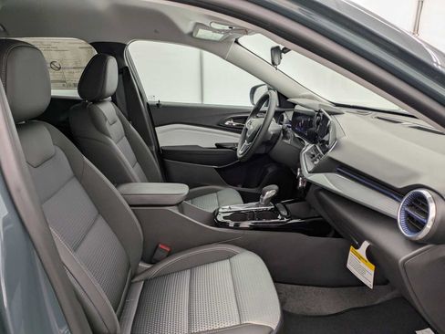 New 2026 Chevrolet Trax LT w/ Driver Confidence Package FWD image 22