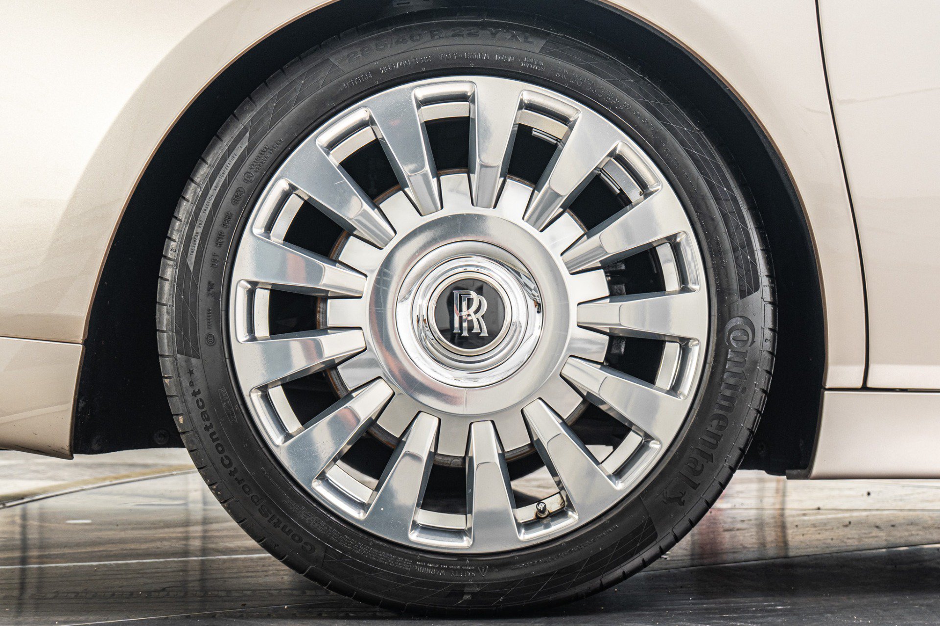 Used 2019 Rolls-Royce Phantom Sedan RWD image 52