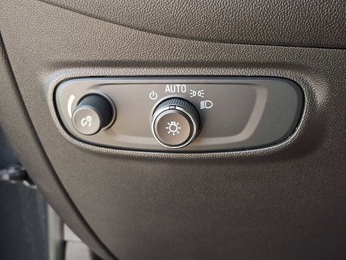 Used 2023 Chevrolet Equinox LT image 25