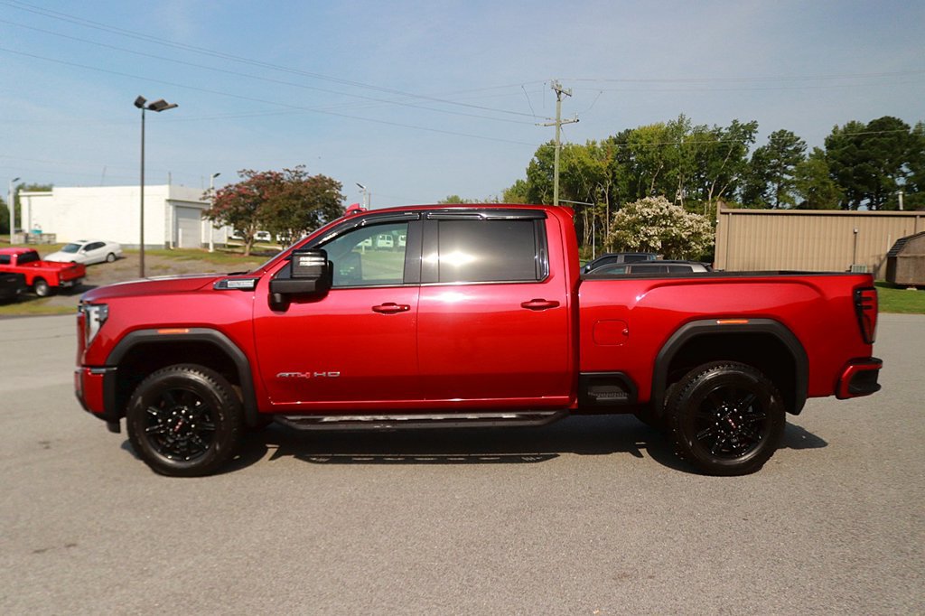 Used 2024 GMC Sierra 2500 AT4 w/ AT4 Preferred Package AWD/4WD image 4