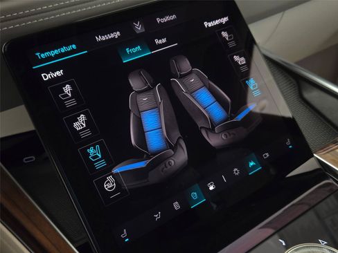 New 2026 Cadillac Escalade ESV Platinum Sport w/ LPO, Floor Liner Package AWD/4WD image 22