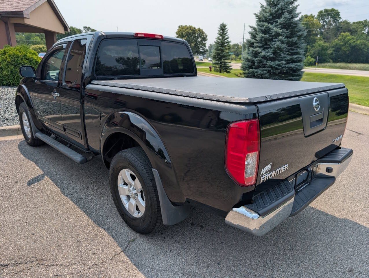 Used 2012 Nissan Frontier SV AWD/4WD image 7