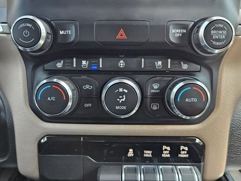 Used 2022 RAM 1500 Laramie AWD/4WD image 28