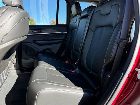 New 2025 Jeep Grand Cherokee Limited w/ Trailer Tow Package image 27