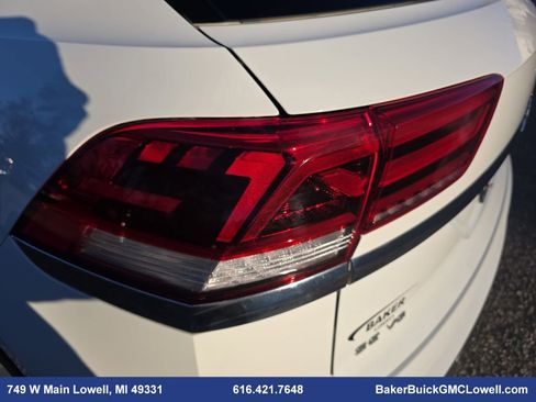 Used 2020 Volkswagen Atlas Cross Sport SE w/ Towing Package image 36