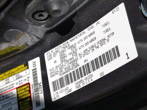 Used 2023 Toyota Sequoia Platinum image 33