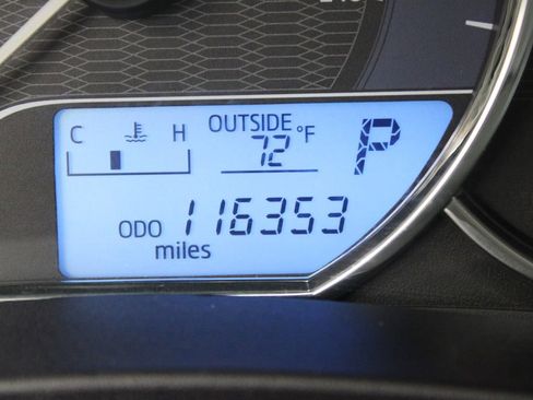 Used 2016 Toyota Corolla LE FWD image 12