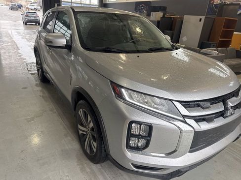 Used 2021 Mitsubishi Outlander Sport SE image 1